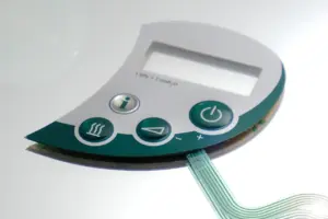 Folientastatur mit Epoxy-Tasten und gebogenem Design für HMI-Bedienung