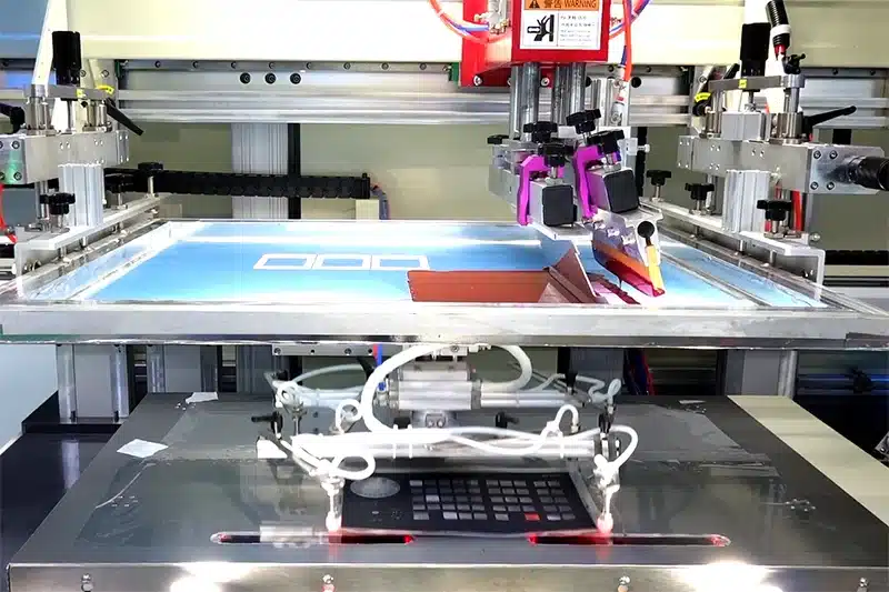 Automatisierte Siebdruckanlage für die Fertigung von Folientastaturen