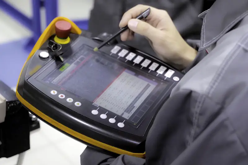 Folientastatur-mit-Touchpanel