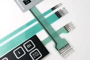 Kontaktpins als Anschlussoption für Folientastaturen